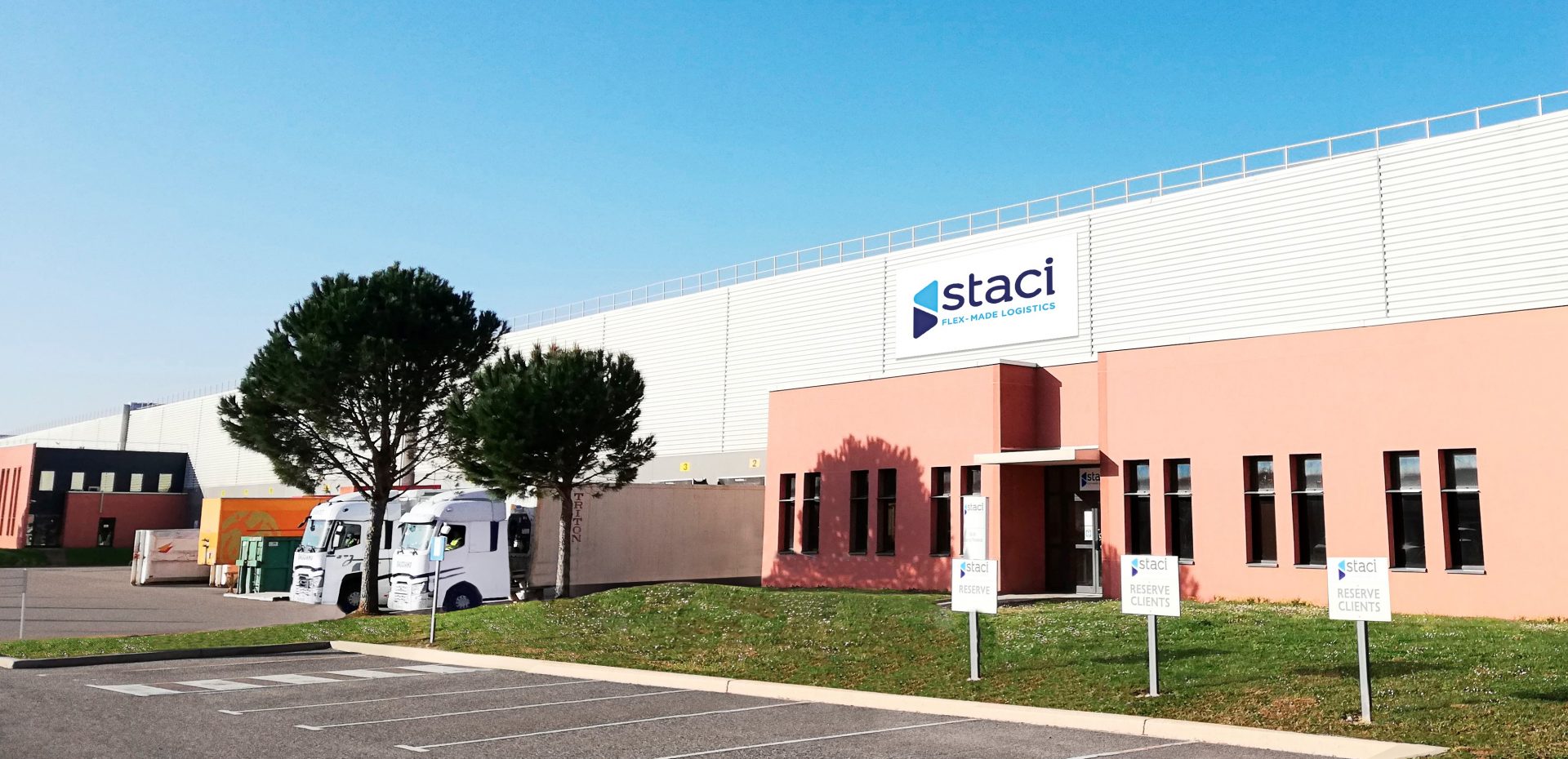 Extension of the SalondeProvence logistics platform (13)  Staci France